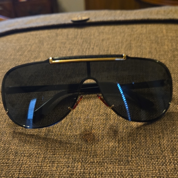 Versace Black Aviator Sunglasses with Metal Frame - Picture 2 of 9